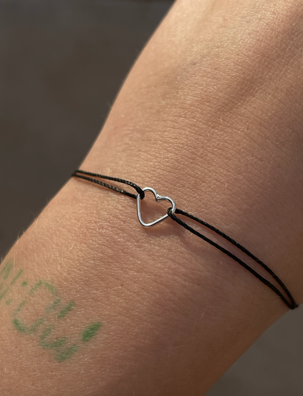 Heartstring Thread Bracelet