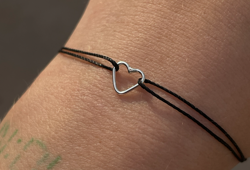 Heartstring Thread Bracelet